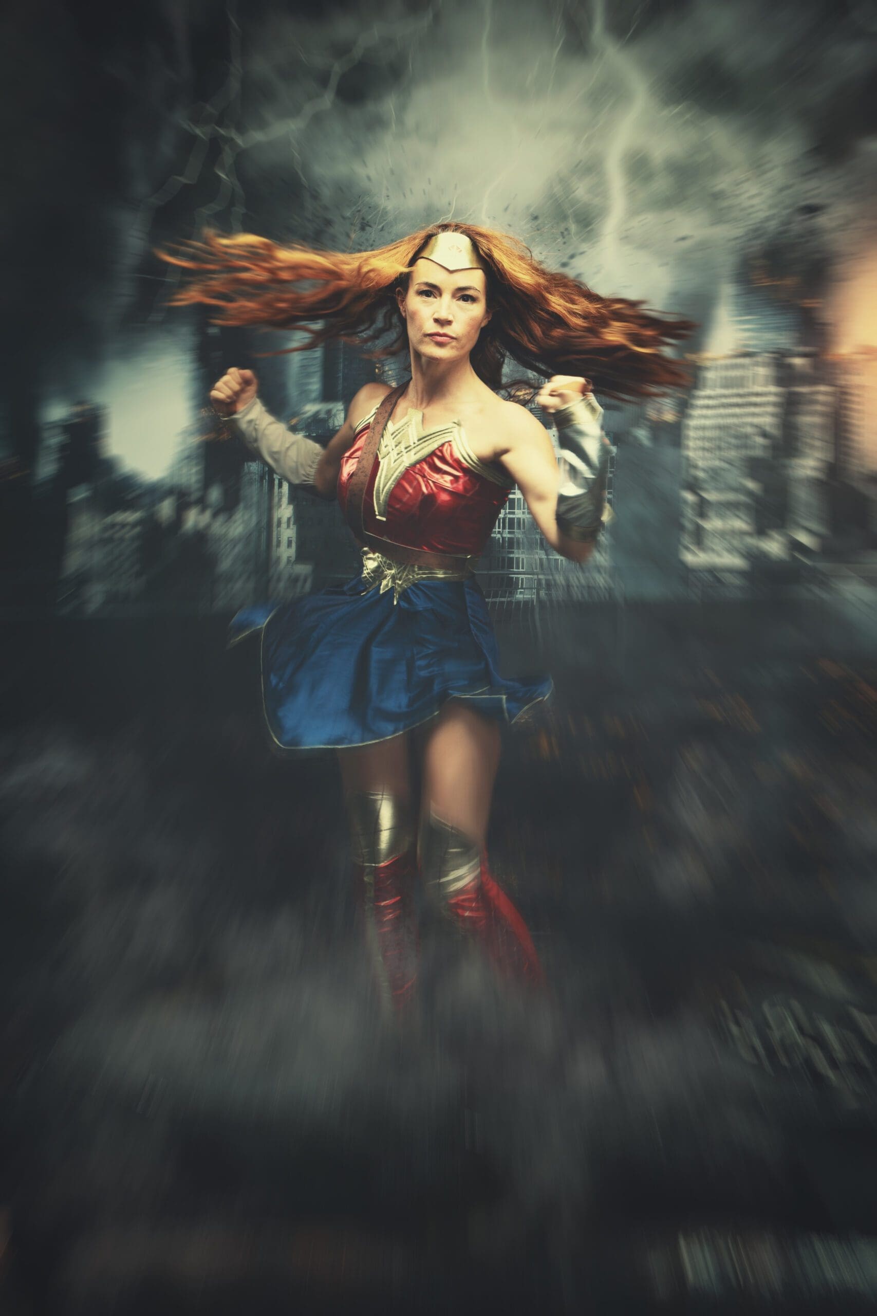 Super-héroïne en plein mouvement