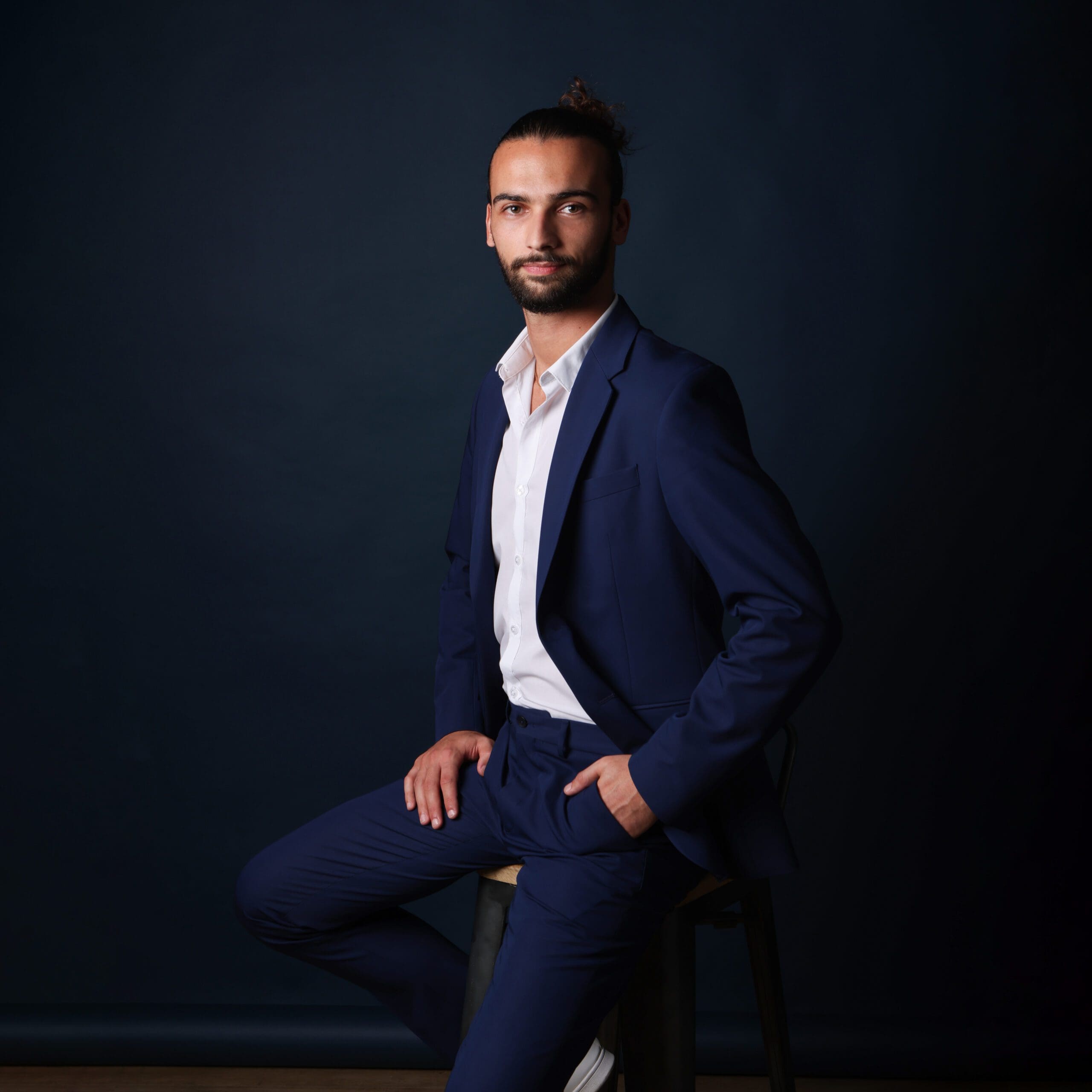 Portrait professionnel homme costume Nice