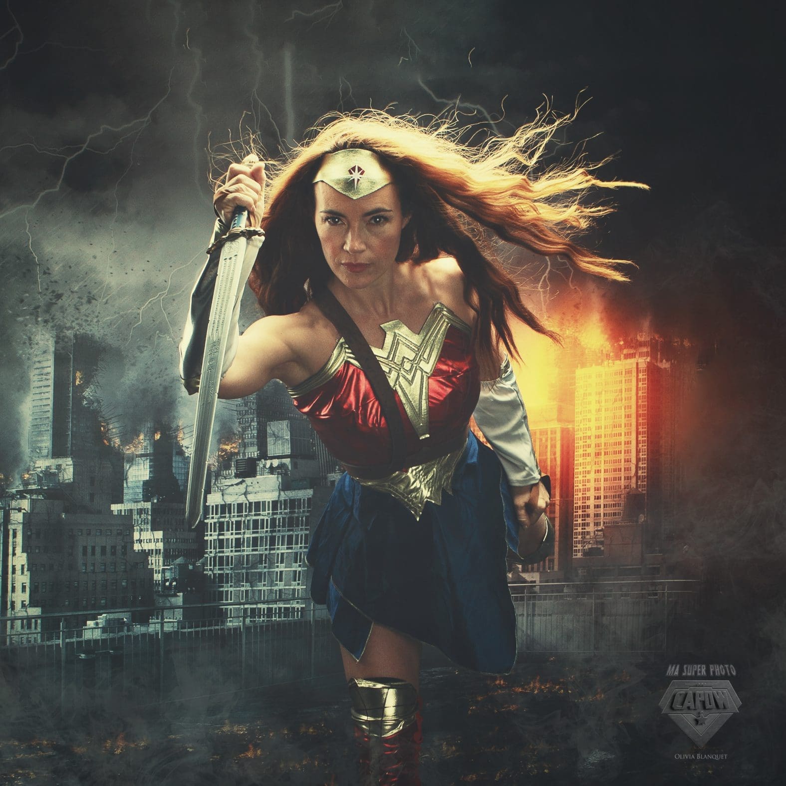 Femme guerrière avec épée effets spéciaux feu Nice