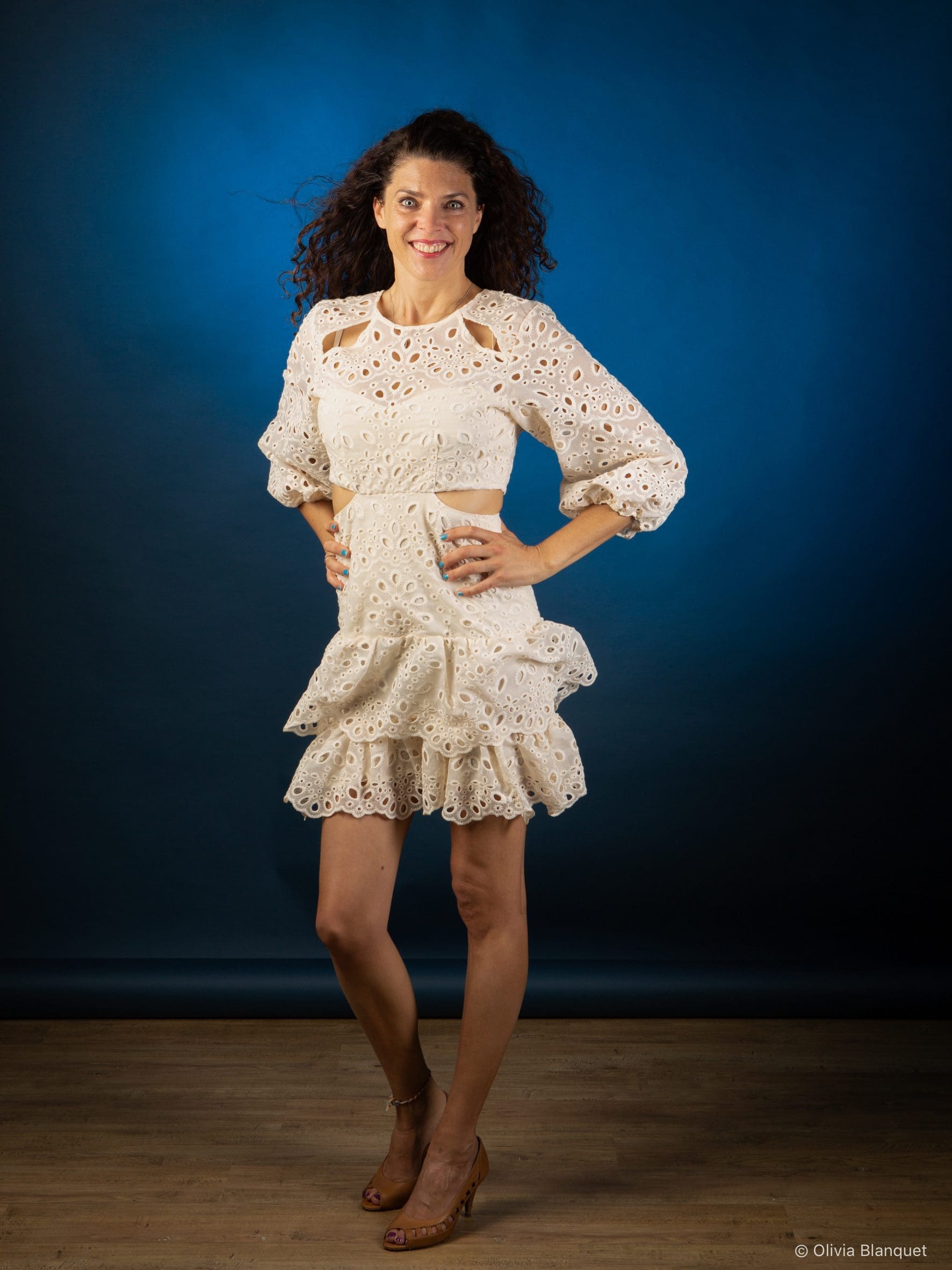 Femme en robe de dentelle Nice